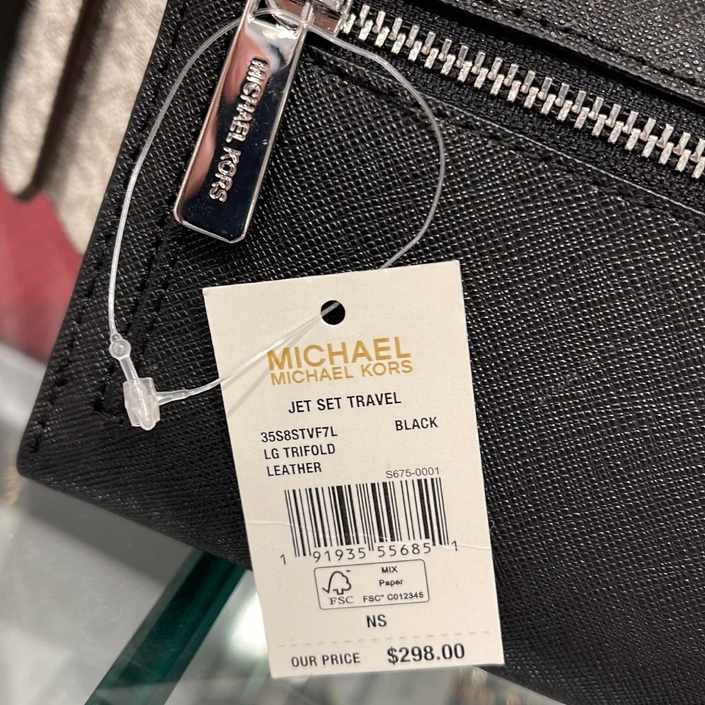 MICHAEL KORS JET SET TRAVEL LARGE TRIFOLD WALLET BLACK COLOR